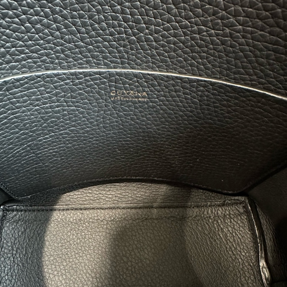 Cuyana Mini System Tote black pebbled leather with crossbody strap - Picture 4 of 8
